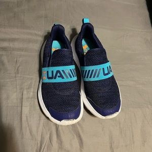Under Armour Boys shoes 1.5Y
